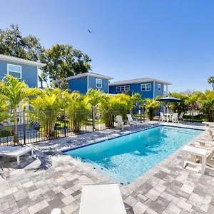 Shelly - Cozy 1 Bedroom Tiny With Pool Dunedin